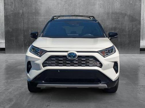 2020 Toyota RAV4 Hybrid SE