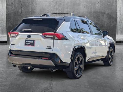 2020 Toyota RAV4 Hybrid SE
