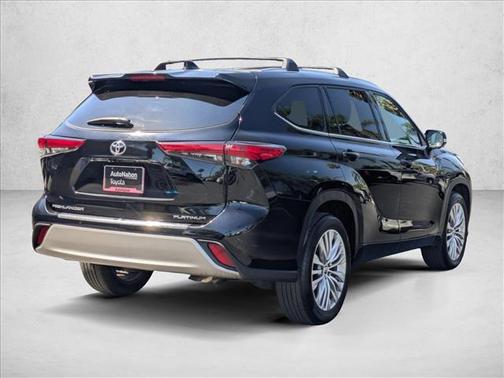 2023 Toyota Highlander Platinum