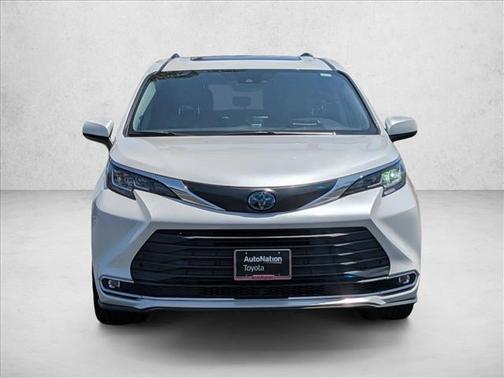 Wind Chill Pearl 2022 Toyota Sienna XLE