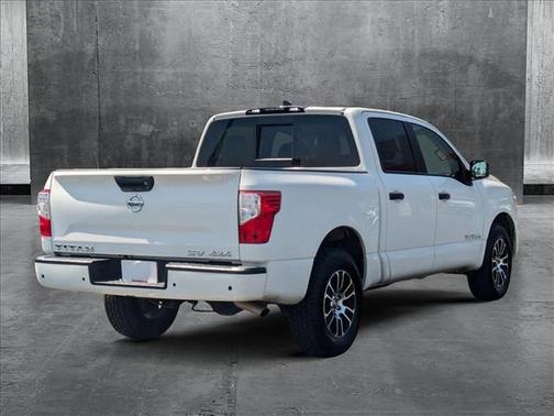 2022 Nissan Titan SV
