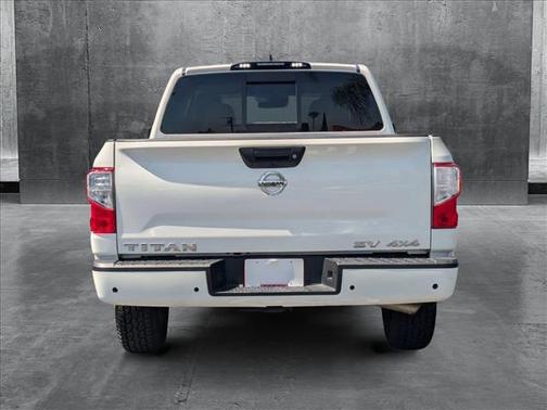 2022 Nissan Titan SV
