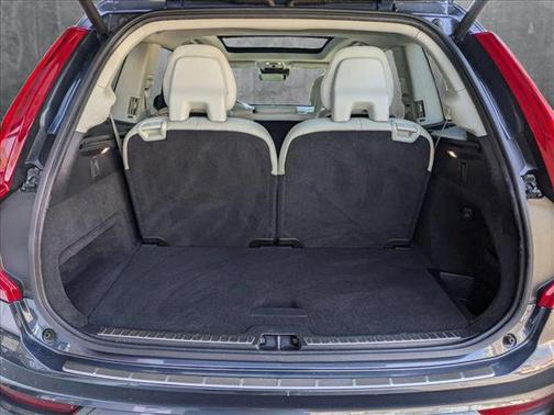 2020 Volvo XC90 T5 Momentum