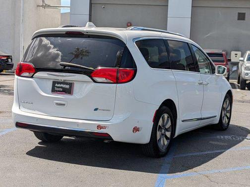 Bright White Clearcoat 2018 Chrysler Pacifica Hybrid Limited