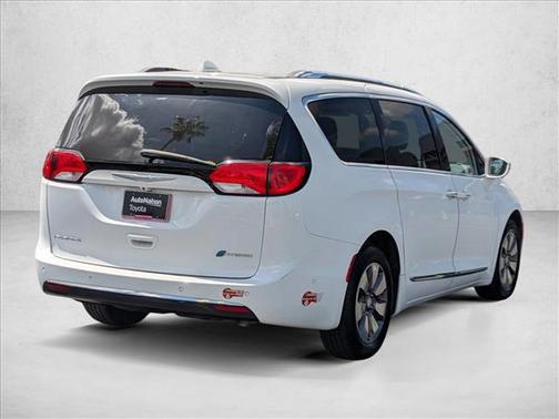 Bright White Clearcoat 2018 Chrysler Pacifica Hybrid Limited
