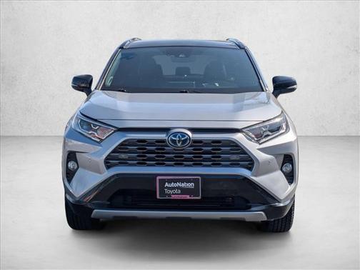 2020 Toyota RAV4 Hybrid SE