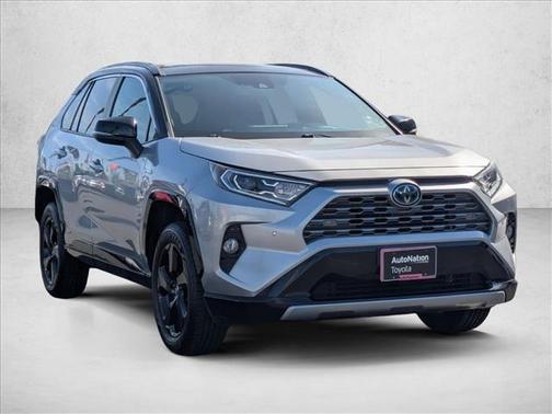 2020 Toyota RAV4 Hybrid SE