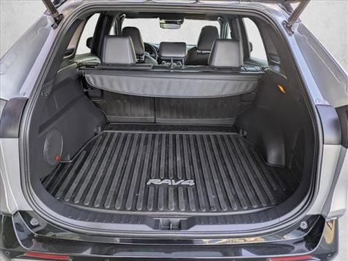 2020 Toyota RAV4 Hybrid SE