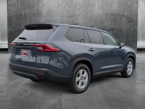 2025 Toyota Highlander Hybrid LE