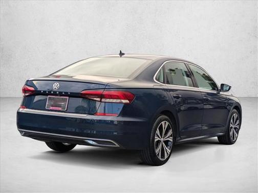 2022 Volkswagen Passat 2.0T SE