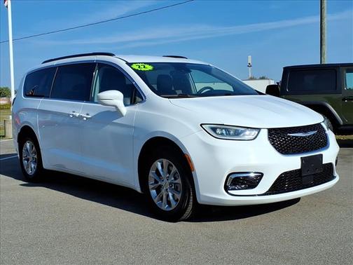 2022 Chrysler Pacifica Touring-L