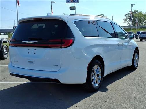 2022 Chrysler Pacifica Touring-L