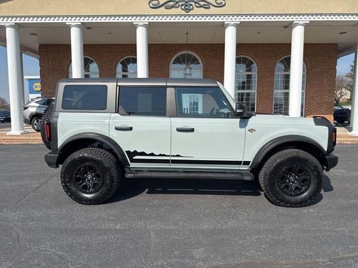 Cactus Green / Gray 2023 Ford Bronco Wildtrak