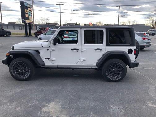 2024 Jeep Wrangler Sport