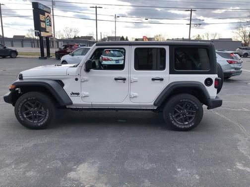 2024 Jeep Wrangler Sport