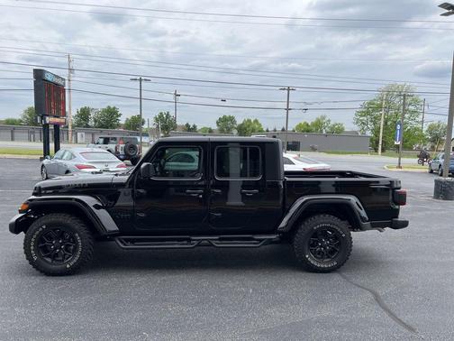 Black Clearcoat 2025 Jeep Gladiator Sport