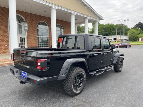 Black Clearcoat 2025 Jeep Gladiator Sport