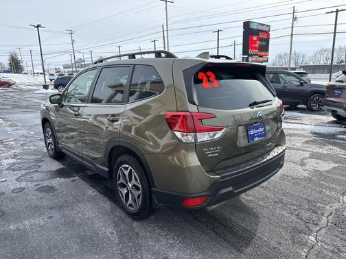 2023 Subaru Forester Premium