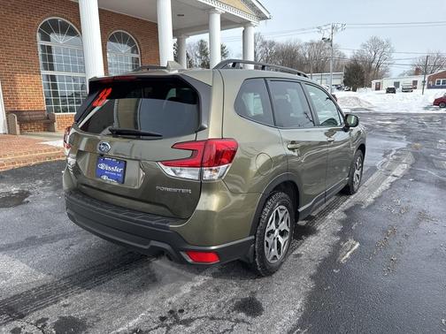 2023 Subaru Forester Premium
