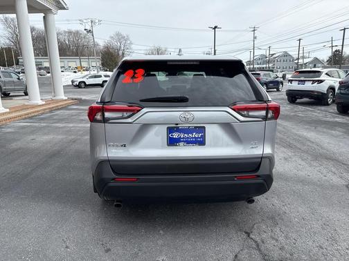 2023 Toyota RAV4 LE