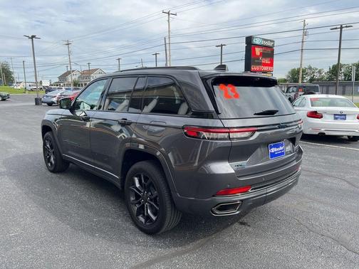 Metallic 2023 Jeep Grand Cherokee 4xe Base