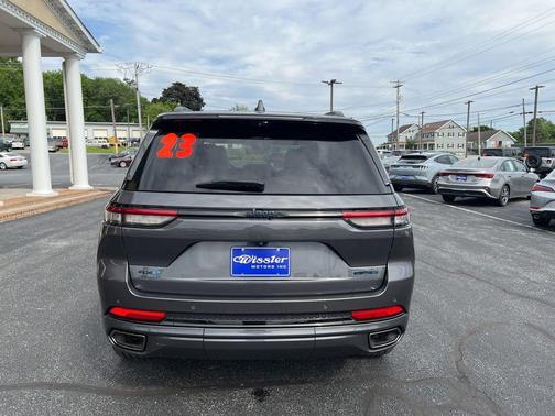 Metallic 2023 Jeep Grand Cherokee 4xe Base