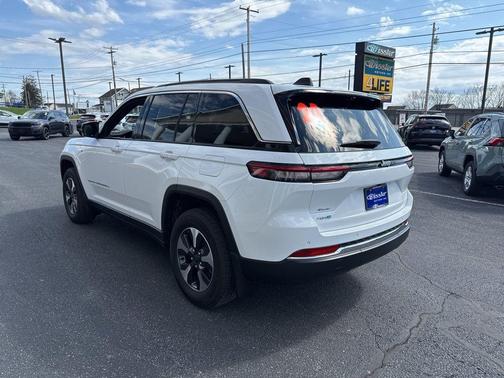 Bright White Clearcoat 2024 Jeep Grand Cherokee 4xe Base