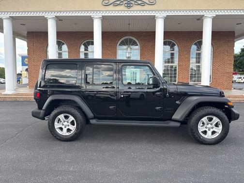 Black Clearcoat 2022 Jeep Wrangler Unlimited Sport