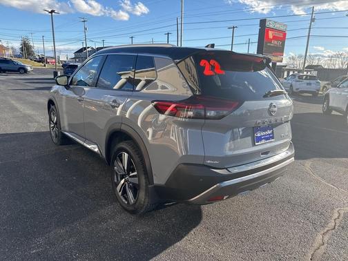 2022 Nissan Rogue SL