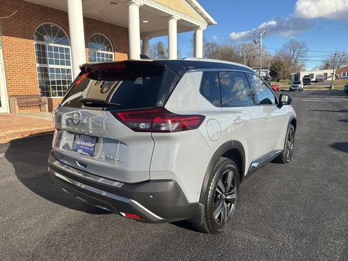 2022 Nissan Rogue SL