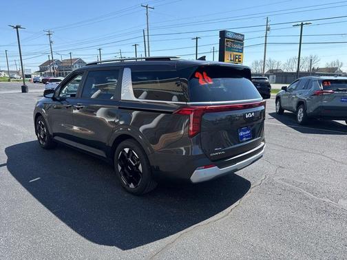 Metal 2026 Kia Carnival EX