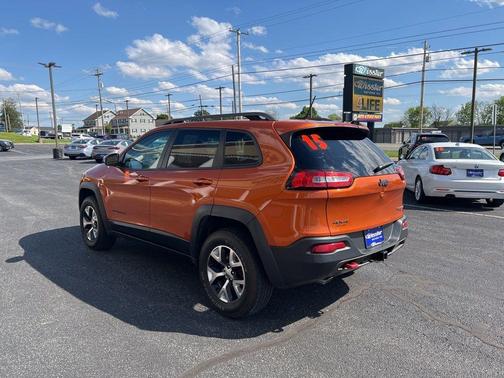 Mango Tango Pearlcoat 2015 Jeep Cherokee Trailhawk