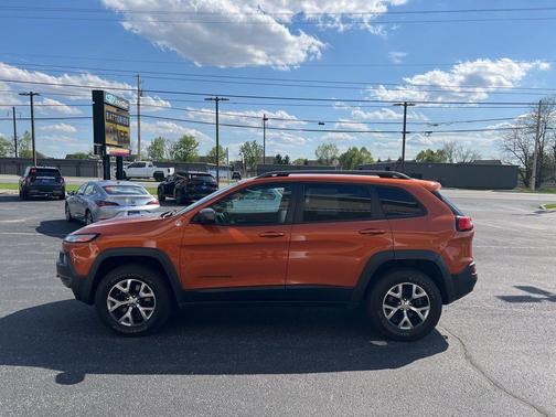 Mango Tango Pearlcoat 2015 Jeep Cherokee Trailhawk