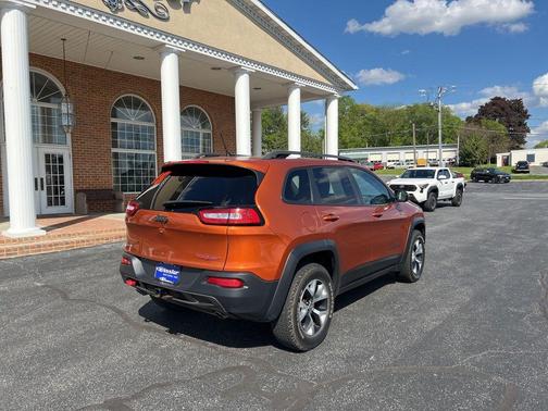 Mango Tango Pearlcoat 2015 Jeep Cherokee Trailhawk