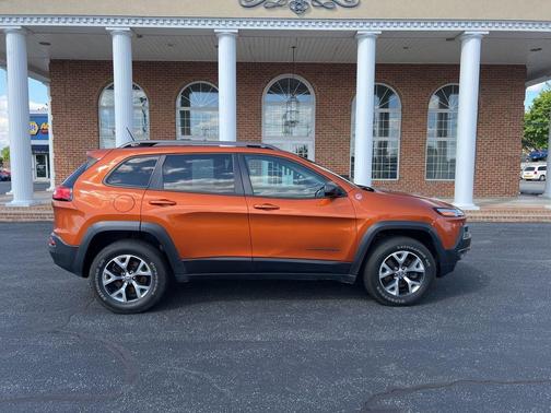 Mango Tango Pearlcoat 2015 Jeep Cherokee Trailhawk