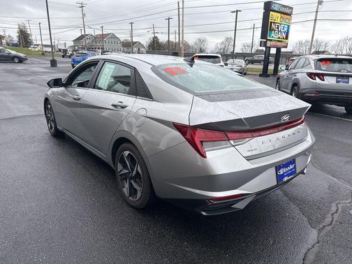2021 Hyundai ELANTRA SEL