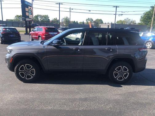 2023 Jeep Grand Cherokee 4xe Trailhawk