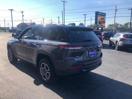 2023 Jeep Grand Cherokee 4xe Trailhawk