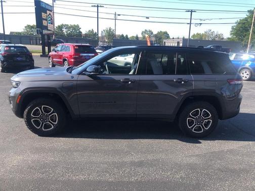 2023 Jeep Grand Cherokee 4xe Trailhawk