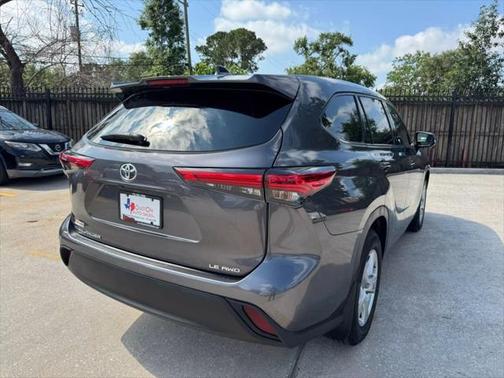 2021 Toyota Highlander LE