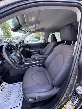 2021 Toyota Highlander LE