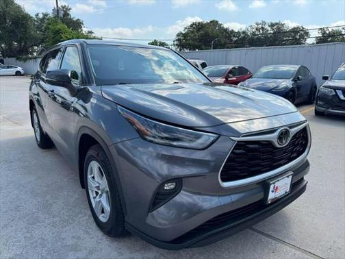 2021 Toyota Highlander LE