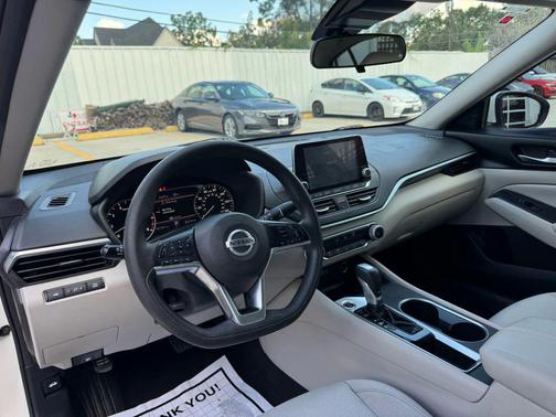 2022 Nissan Altima 2.5 SV