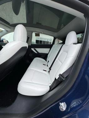 2022 Tesla Model Y Long Range Dual Motor All-Wheel Drive