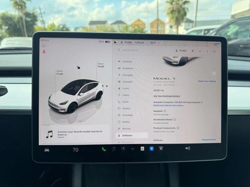 2022 Tesla Model Y Long Range Dual Motor All-Wheel Drive