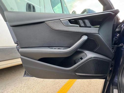 2023 Audi A4 45 S line Premium Plus