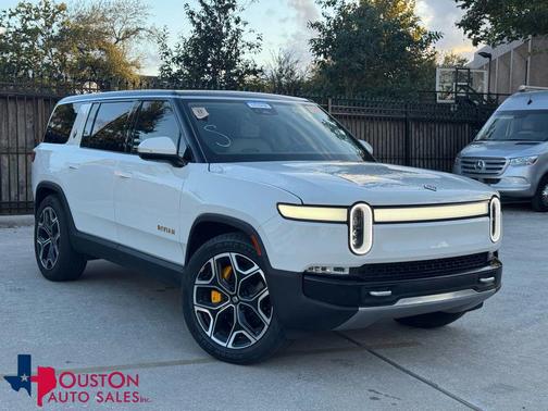 2023 Rivian R1S Adventure