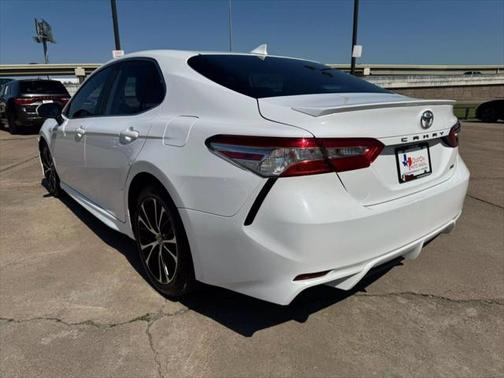2020 Toyota Camry SE