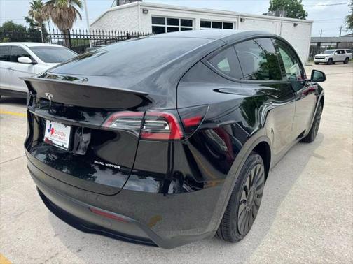 2022 Tesla Model Y Long Range Sport Utility 4D