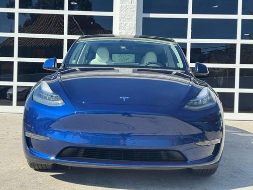 2023 Tesla Model Y Long Range Sport Utility 4D